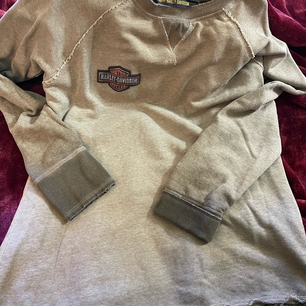 Harley-Davidson Crewneck Lightweight Sweatshirt. EUC size XL